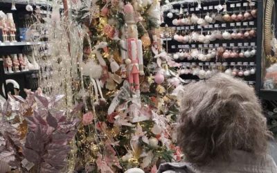 Les résidents de l’Accueil de Jour préparent les Fêtes…